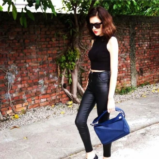 許瑋甯、阿Sa都在揹！港台女星都愛的LOEWE Puzzle早秋新色登場