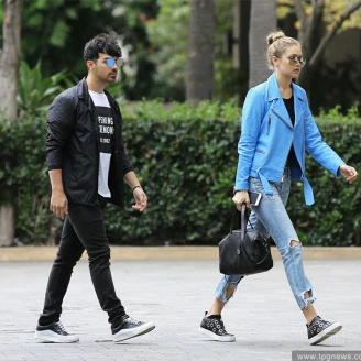 身高不是問題！Gigi Hadid和男友Joe Jonas的各自有型情侶穿搭選集