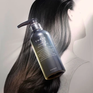 受損髮扁塌髮OUT！THREE全新洗護系列，瞬間蛻變迷人秀髮