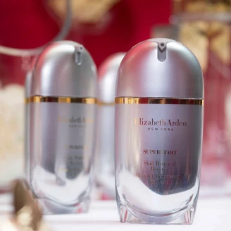 美肌界SUPERSTAR奇肌超導活妍精華，一滴啟動SUPER能量！