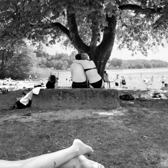 鏡頭底下人們的愛情故事！慧瑜首次攝影個展「現在有多久」