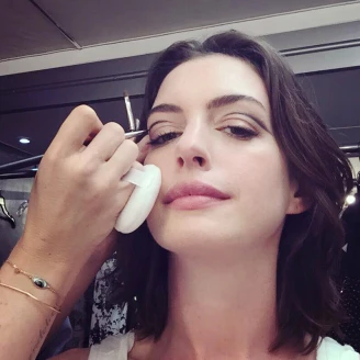 又耍大牌?安海瑟薇遭爆刁難服務生退餐4次