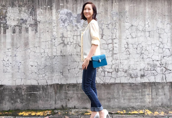 總能以優雅不失個性的裝扮完勝各大時尚場合的張鈞甯 私下特別的鍾愛的包款會是什麼呢？