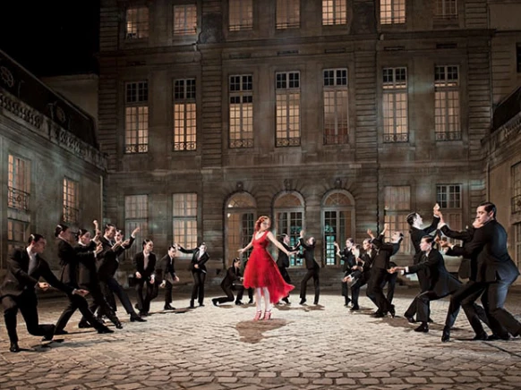 卡地亞全新鑽石形象影片《Cartier Diamonds》Karen Elson 化身為鑽石女王