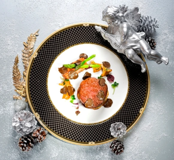 氣勢系聖誕餐盤怎麼擺，The Ritz-Carlton Cafe給你好靈感