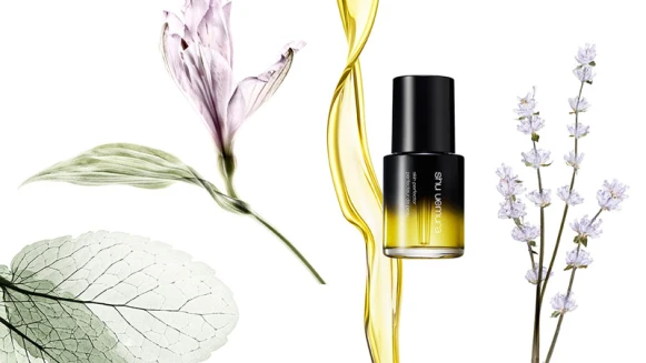 打造妝前完美膚況的秘密－植村秀 極上光完美精華油