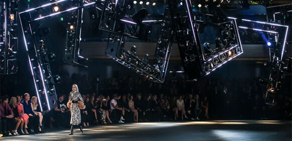 搶在時裝週前先發表！Saint Laurent的LA大秀向50週年左岸系列致敬