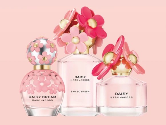 怦然心跳！Marc Jacobs粉紅雛菊系列給3種不同女孩的初戀回憶
