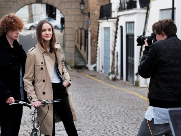 貝克漢之子布魯克林接掌Burberry Instagram擔任最新香水攝影師