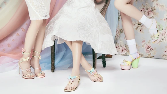 美麗小心機！RENE CAOVILLA招牌經典的蛇型鞋款再創新高度