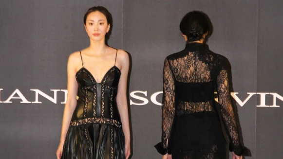 浪漫到不行的義式風情！Ermanno Scervino經典蕾絲魅力