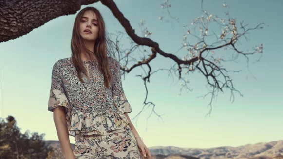 BCBGMAXAZRIA讓你一秒化身波西米亞女神！