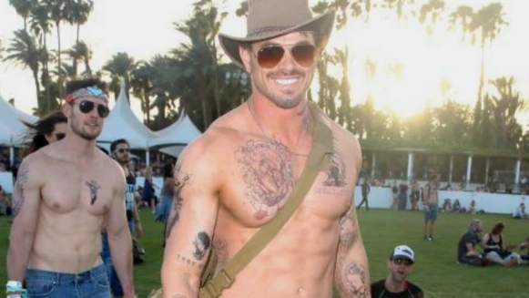 來2016 Coachella音樂祭吃冰!帥哥男星通通都來了