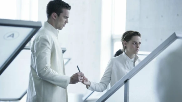 你能免疫嗎？《禁愛世界》克莉絲汀史都華與尼可拉斯霍特的病毒式禁戀