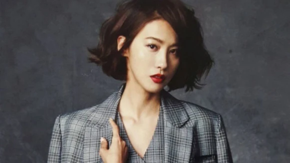 氣勢與甜美兼具 柳仁英30過後的美麗魅力！