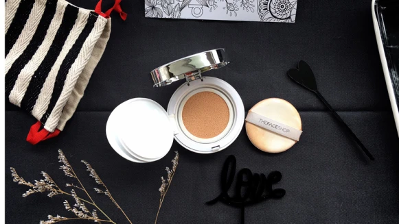 有膽自拍不靠濾鏡就上傳，靠得就是這7款！編輯超自然底妝推薦