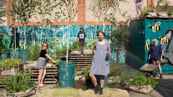 鬧區蜜蜂花園、地底隧道農場、蔬果公車！倫敦小農的愛地球宣言，打造充滿綠意的世界