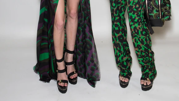 夏天讓腳趾賞個臉 快套上千嬌百媚的露趾高跟涼鞋 迎接即將到來的熱情仲夏