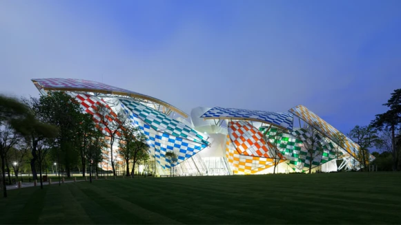 藝術與建築的交相輝映 賦予Louis Vuitton基金會藝術中心全新光彩