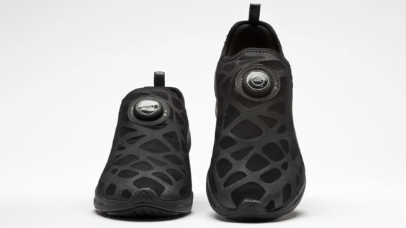 街頭風首選！蕾哈娜帥氣演繹PUMA Disc Sleeve IGNIT