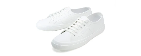 雨天就靠這雙小白鞋！SUPERGA®防水經典款時尚登場