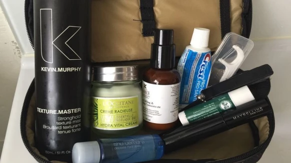 原來這麼好用！型男髮型師 Tony的隨身化妝包