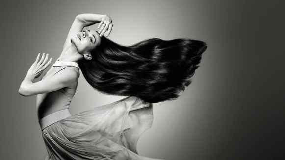 巴黎卡詩「柔舞系列」全面釋放秀髮舞動靈魂！