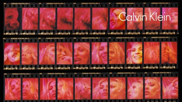 超模Kate Moss重新回歸！率領時尚大軍演繹Calvin Klein秋季廣告