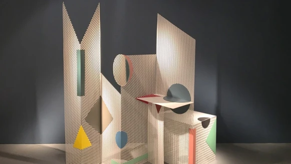 給年輕人一條設計路！Bershka合作展出西班牙新銳設計師作品