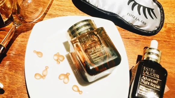 「小棕瓶」變成膠囊了！旅行、婚前、約會急救保養就靠它