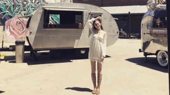 往後45度更廣角！DR.WU玻尿酸冰河保濕噴霧不僅保水還防藍光