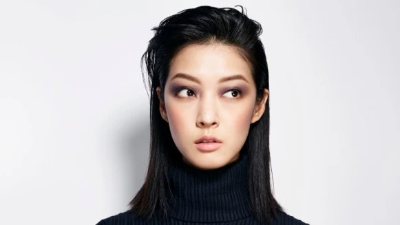 用形狀來化妝！掌握小技巧畫出新極簡裸色妝感