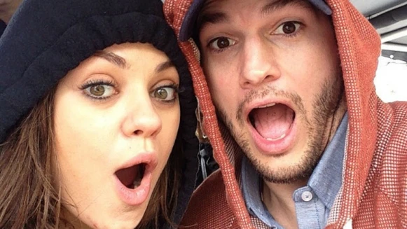 好友萬萬睡真實上演!蜜拉庫妮絲與老公艾希頓庫奇:當初只是玩玩而已