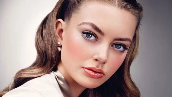 手指點擦碰碰碰！長效持妝好上手！RMK完全針對，打造台灣女性的可愛”大人味”妝容 