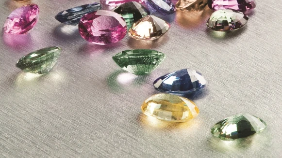 【珠寶小學堂】比彩虹更耀眼，色彩為鑽石加分！
