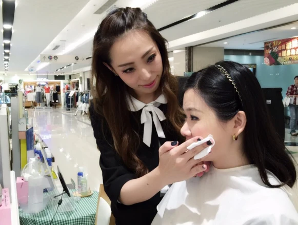 粉刺剋星就在艾杜紗，傳授拔粉刺零失誤秘訣：「先濕敷」