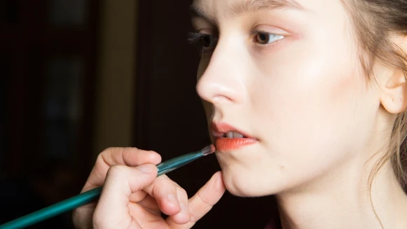 【周年慶全攻略】妝出好感唇 ，這些必追的神Item 