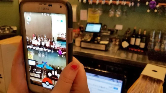 《神奇寶貝 GO》遊戲熱潮延燒，餐廳也跟著獲利？