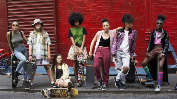 女孩蛻變成女人的時期最迷人！MIU MIU女人心事微電影《那一天》