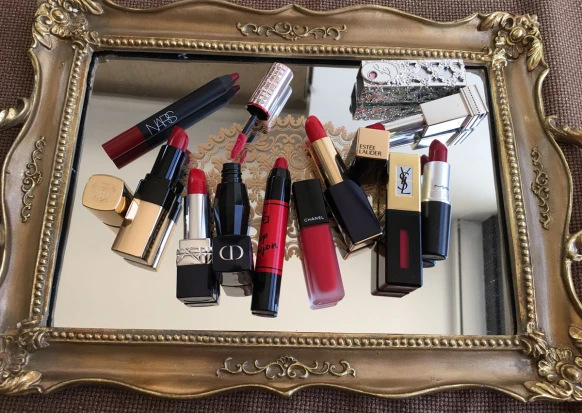 【成分專家掏心教室】一抹驚豔！保養級紅色唇彩帶妳美美過冬