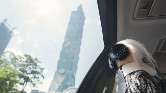 卡爾Karlito出沒台北！FENDI快閃藝術裝置首度來台