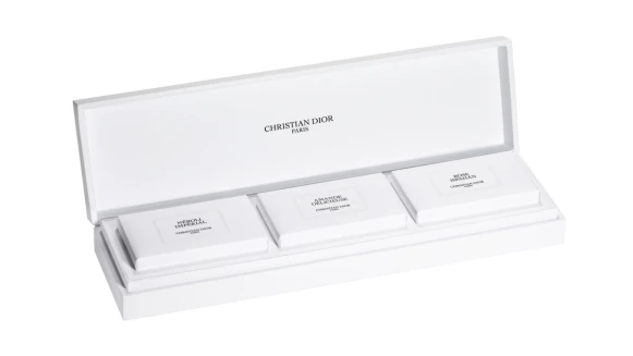 皇室橙花、馥郁杏仁、東方玫瑰…越是純白越是珍貴！DIOR推出首款香氛皂組