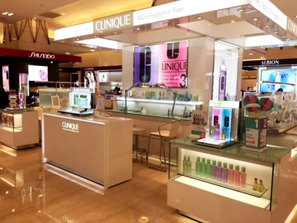 像魔鏡一樣厲害！倩碧才有的醫美等級「診療鏡」，讓NG膚況通通現形