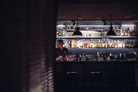 只能讓好姊妹知道 藏在地下室speakeasy質感微醺吧「mud」