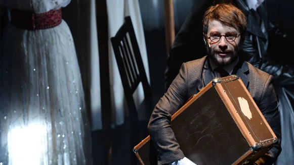 國際劇場藝術節《戰火浮生》—奇魅、詩意又寫實的戰爭之歌