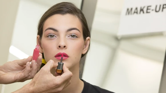 So chic！香奈兒2017春夏大秀後台彩妝直擊！