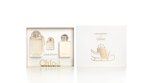 最新影片曝光！太夢幻了來自Chloé 粉裸膚的耶誕祝福禮盒