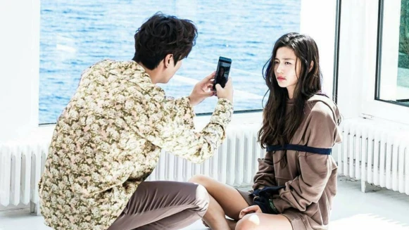 入冬保濕平價又簡單！全智賢：我每天都會用化妝棉濕敷，搭配簡單的按摩維持水潤膚質