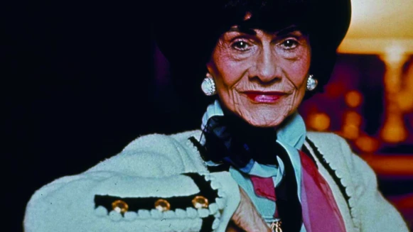 “只要妳能瞭解男人其實像孩子一樣，妳就什麼都懂了！”，服裝之外，大無畏的可可．香奈兒