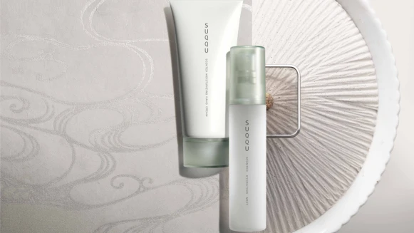 白茶清甜雪松沉穩一聞淪陷！SUQQU香氛美肌噴霧、香氛護手霜獨特薰香為肌膚披上華服